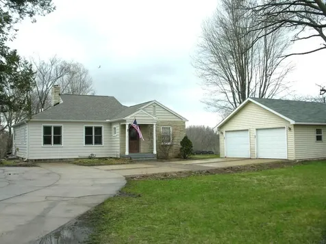 1888 Gilbert Street Charles City IA 50616