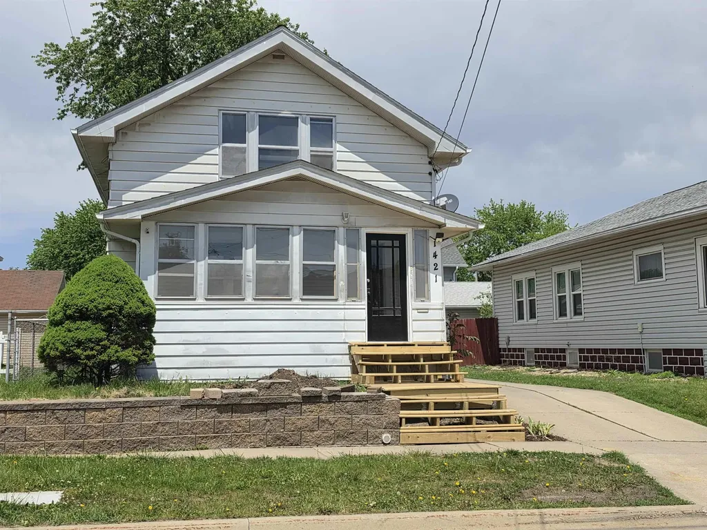1421 Williston Avenue Waterloo IA 50702