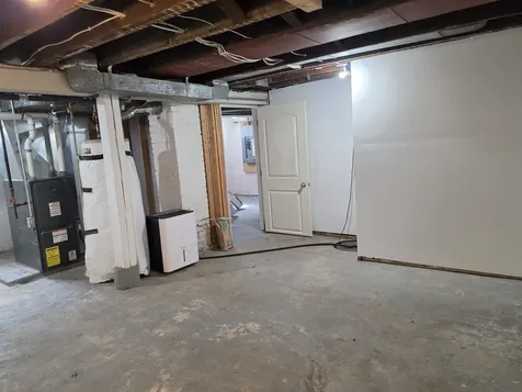 1421 Williston Avenue Waterloo IA 50702