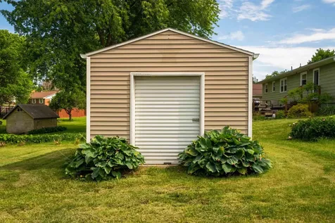 1203 L Avenue Grundy Center IA 50638