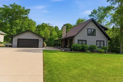 106 Orchard Drive Denver IA 50622