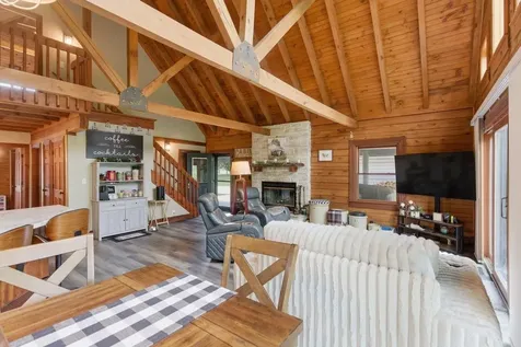 106 Orchard Drive Denver IA 50622