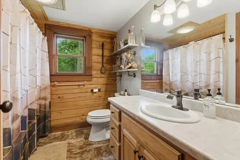 106 Orchard Drive Denver IA 50622
