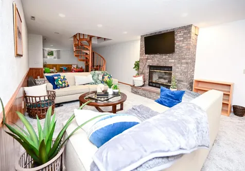 117 Marshall Court Manchester IA 52057