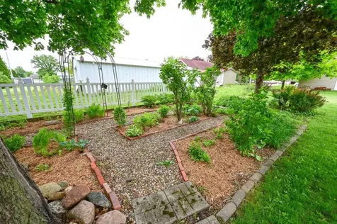 117 Marshall Court Manchester IA 52057