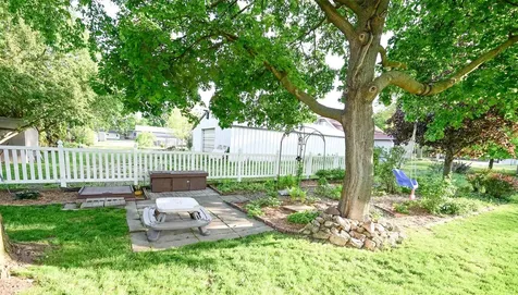 117 Marshall Court Manchester IA 52057