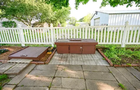 117 Marshall Court Manchester IA 52057