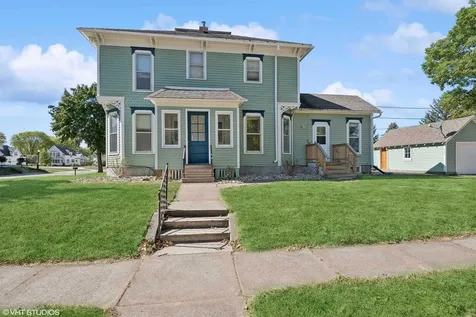 303 NW 3rd Street Waverly IA 50677