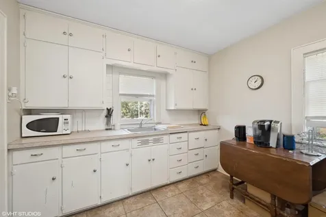 303 NW 3rd Street Waverly IA 50677