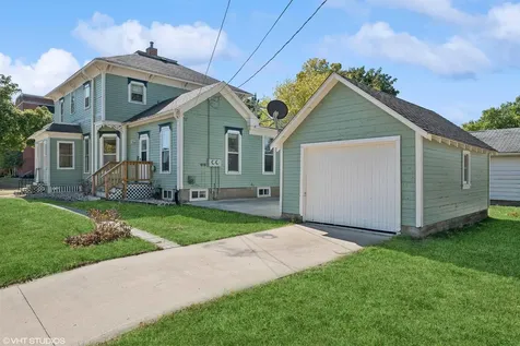 303 NW 3rd Street Waverly IA 50677