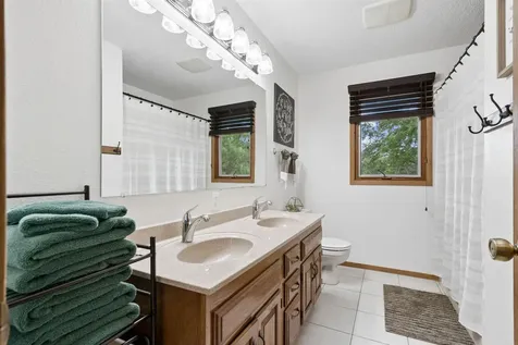 2810 Ryan Drive Cedar Falls IA 50613