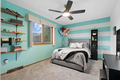 2810 Ryan Drive Cedar Falls IA 50613