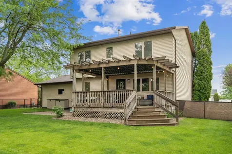 2810 Ryan Drive Cedar Falls IA 50613