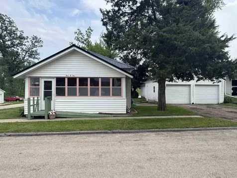 301 High Avenue Springville IA 52336