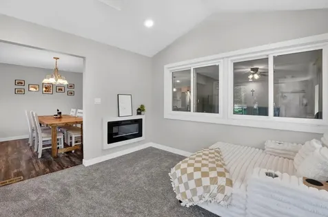 318 Westbourne Road Waterloo IA 50701