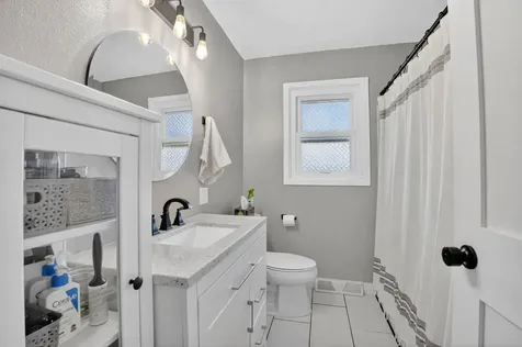 318 Westbourne Road Waterloo IA 50701