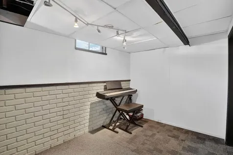 318 Westbourne Road Waterloo IA 50701