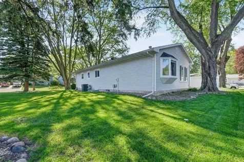 318 Westbourne Road Waterloo IA 50701