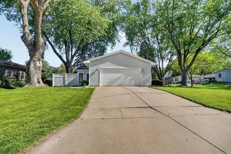 318 Westbourne Road Waterloo IA 50701