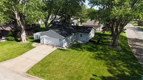 318 Westbourne Road Waterloo IA 50701