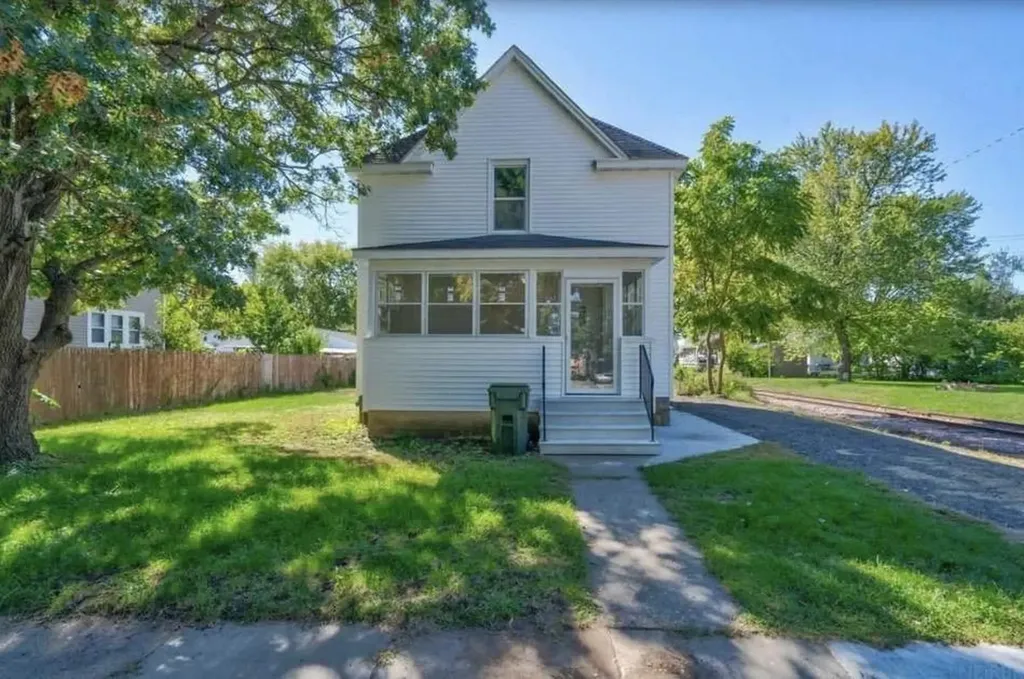 817 Dawson Street Waterloo IA 50703