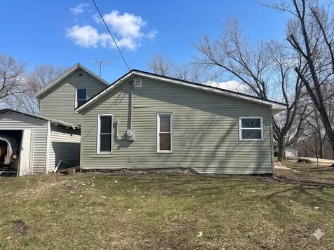 204 S Madison Street Hazleton IA 50641