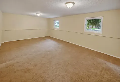 1509 Cantebury Circle Grundy Center IA 50638