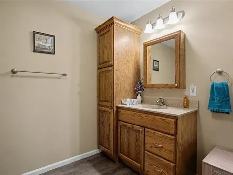 713 Spruce Drive Independence IA 50644