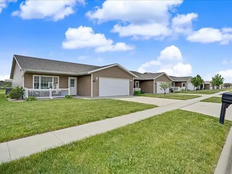 713 Spruce Drive Independence IA 50644