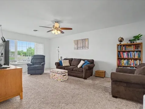 713 Spruce Drive Independence IA 50644