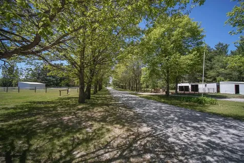 7137 Soppe Farms Road Waterloo IA 50702