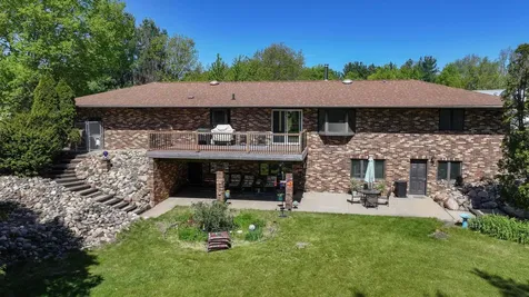 7137 Soppe Farms Road Waterloo IA 50702