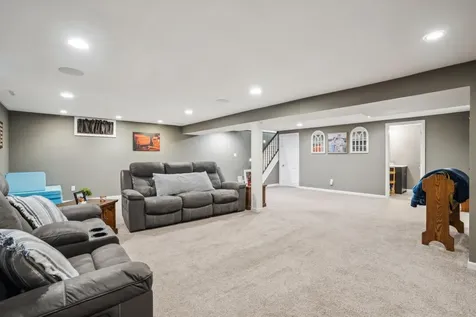 1304 N 5th Street Manchester IA 52057