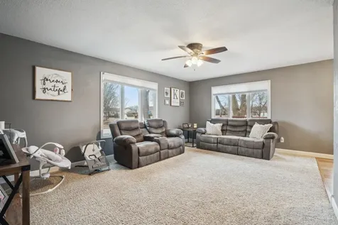 1304 N 5th Street Manchester IA 52057