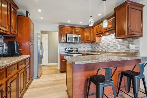 1304 N 5th Street Manchester IA 52057
