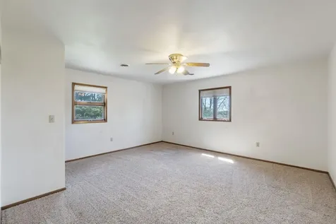 1011 W 1st Street Sumner IA 50674
