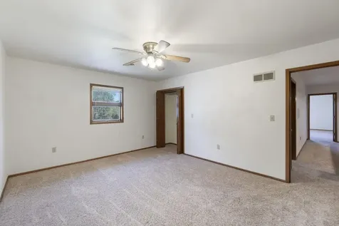 1011 W 1st Street Sumner IA 50674