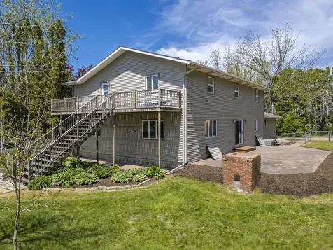 1011 W 1st Street Sumner IA 50674