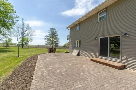 1011 W 1st Street Sumner IA 50674