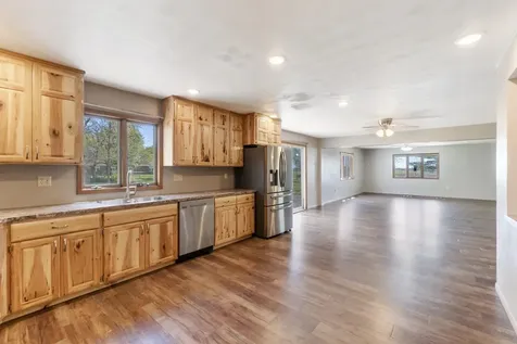 1011 W 1st Street Sumner IA 50674