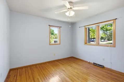 1926 Crescent Drive Cedar Falls IA 50613