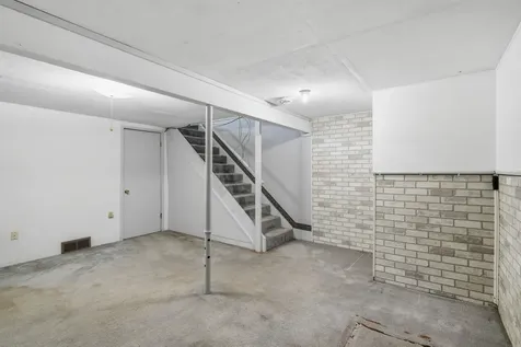 1926 Crescent Drive Cedar Falls IA 50613