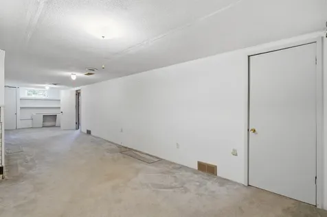 1926 Crescent Drive Cedar Falls IA 50613