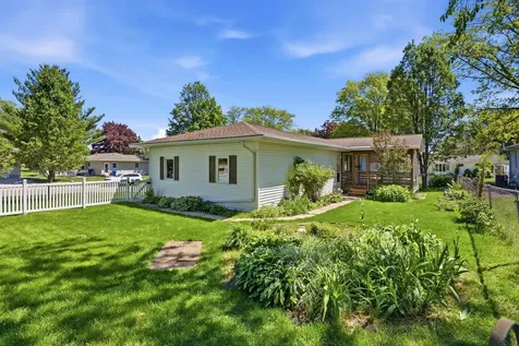 1926 Crescent Drive Cedar Falls IA 50613
