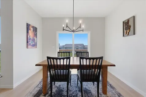 121 Goldcrest Court Waterloo IA 50701
