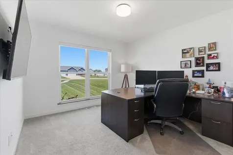 121 Goldcrest Court Waterloo IA 50701