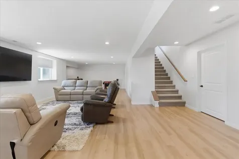 121 Goldcrest Court Waterloo IA 50701