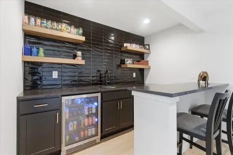 121 Goldcrest Court Waterloo IA 50701