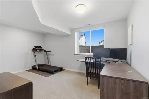 121 Goldcrest Court Waterloo IA 50701
