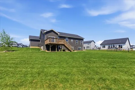 121 Goldcrest Court Waterloo IA 50701